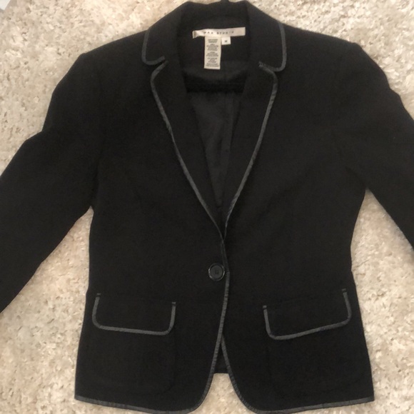 Classic/ flair back Blazer🌸 - Picture 2 of 11